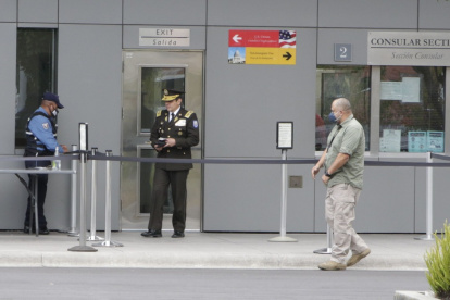 Notificación. En diciembre el general Víctor Araus, reintegrado a la Policía, fue convocado a la Embajada de los Estados Unidos, en Quito, en donde se le comunicó del retiro de la visa.