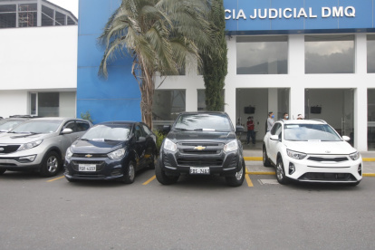 Evidencias. Cuando la Policía Judicial recupera vehículos los presenta en sus patios institucionales para la difusión de las características de los mismos.