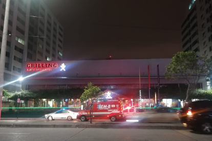 El agresor habría ingresado a la puerta a un restaurante de asados en el norte de Guayaquil.