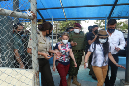 Visita. Alexandra Vela, ministra de Gobierno, fue a la penitenciaría el 28 de diciembre. Ese día hubo un muerto.