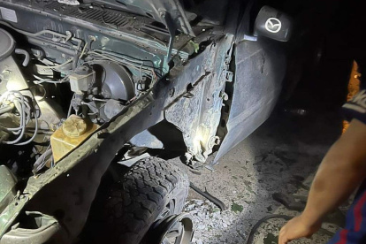 Incidente. En Zaruma, el vehículo y los vidrios de la vivienda de una persona que trabaja para el Ministerio de Energía, fueron destruidos por un ataque.