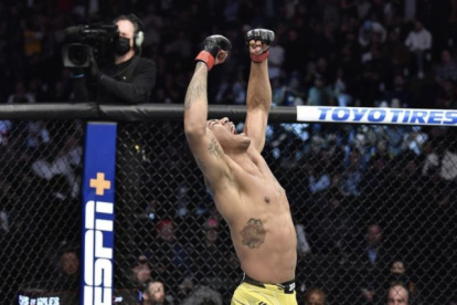 Morales tras ganar la noche del sábado pasado ante Trevin Giles.