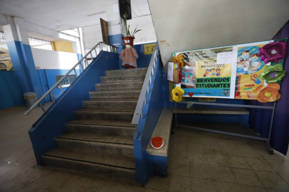 Disposición. La escuela fiscal República de Argentina continuará cerrada por orden del COE cantonal.