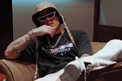 Lunay tiene 21 años.