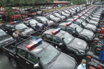 Se realizó la entrega de camionetas para el trabajo de las autoridades