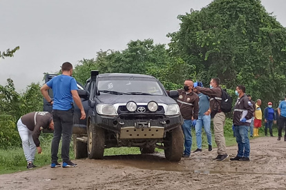 Conductor de una camioneta fue baleado en el norte de Guayaquil.