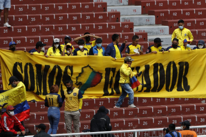 La hinchada de la selección de fútbol de Ecuador se congregó en Quito para presenciar el partido por las eliminatorias al mundial de Qatar 2022