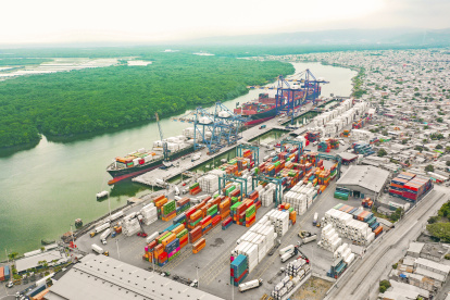 El Puerto Marítimo de Guayaquil es el que más carga mueve entre todos los terminales de Ecuador.