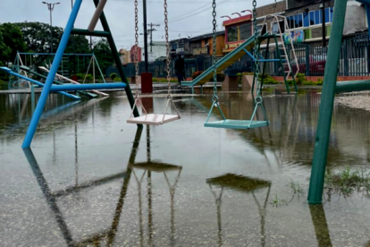 Moradores claman mantenimiento en zanja y parque al norte de Guayaquil