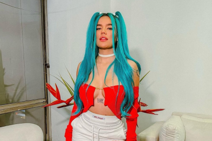 La colombiana Karol G está participando en la categoría Artista del Año junto con Maluma, Rauw Alejandro, Sebastián Yatra, entre otros.