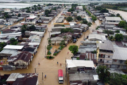 El inicio de la temporada invernal ahoga varios cantones, Balao fue declarado en emergencia.