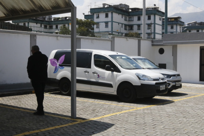 La compañía pagó por el alquiler de una furgoneta $ 28.000 por seis meses. Pero el vehículo estaba valuado para ser comprado en $ 14.000