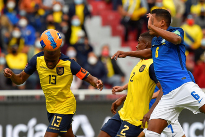 Foto del partido entre Ecuador y Brasil.