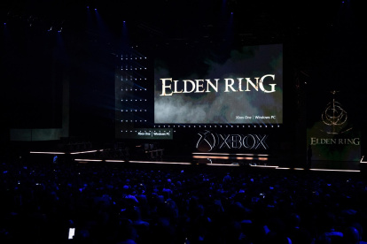 Imagen de archivo en una feria de videojuegos de la presentación de "Elden Ring" de Hidetaka Miyazaki y George R. R. Martin.