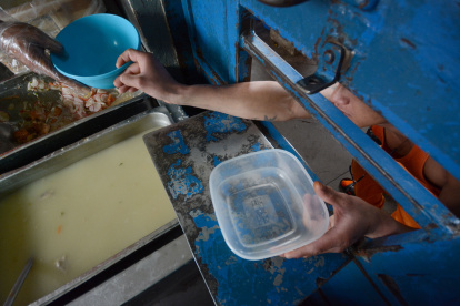 El servicio de alimentación en los centros de rehabilitación social recae en una empresa: Lafattoria.