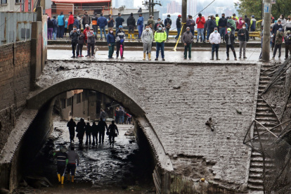 La situación en La Gasca es crítica. Familiares lloran sus víctimas.