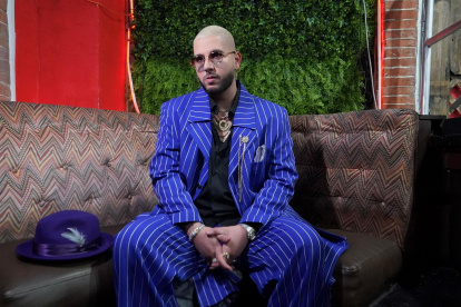 Fotografía cedida por De Castro Media donde aparece el artista urbano puertorriqueño Cauty quien lanzó el tema "Brickell" junto a su colega y compatriota Marconi Impara.