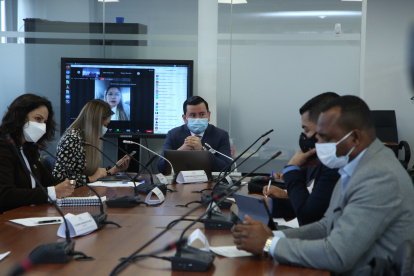 Modalidad. La sesión se desarrolló de manera semipresencial.