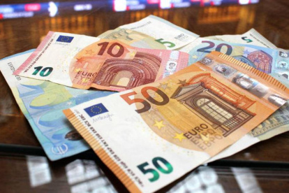 La divisa europea se depreció este viernes por algunos factores del mercado.