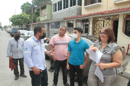 La semana pasada, los habitantes de tres manzanas de La Garzota realizaron una protesta para impedir que se instalen los parquímetros.