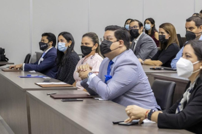 Representantes de las empresas e instituciones que participarán en la puesta en marcha del plan.