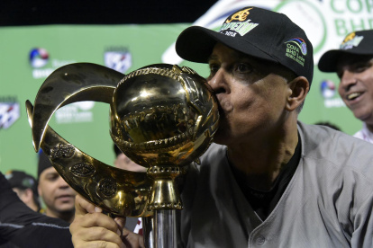 El mánager Lino Rivera, nuevo director de operaciones de los Cangrejeros de Santurce, en una fotografía de archivo.