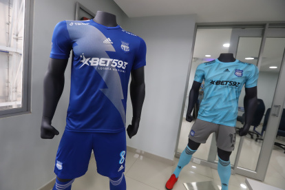La camiseta de Emelec se puedes comprar desde este 7 de febrero en el Capwell.