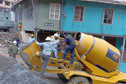 Materiales. La mezcla de relleno está compuesta de cemento, arena, agua, aditivo y grava tipo ripia.