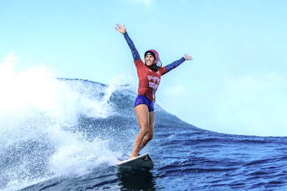 La surfista hawaiana participó como invitada en el Billabong Pro Pipeline tras ganar la etapa de las WSL Qualifying Series que se realizó en diciembre en Pipeline.