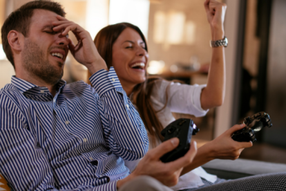 Jugar también es un buen plan para parejas.