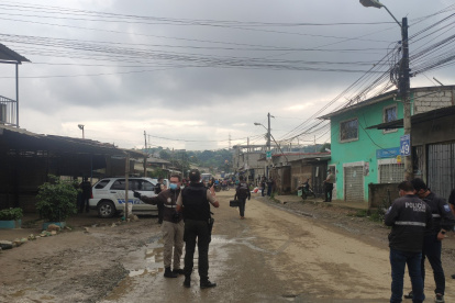 Al lugar arribaron agentes policiales para iniciar las investigaciones respecto a este nuevo hecho