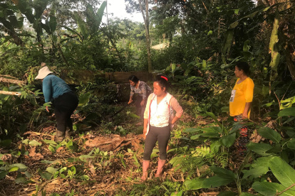 Fotografía del 5 de febrero de 2022, que muestra a miembros de la comunidad de Sinangoe, en la Amazonía ecuatoriana.