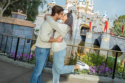 La pareja lleva más de un año de relación y ya no temen en demostrar su amor en redes sociales.