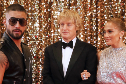 En México y el resto de América Latina tendrá un estreno exclusivo en salas de cines el 10 de febrero.
NYC, 22 Oct, 2019.

Jennifer Lopez, Maluma and Owen Wilson pictured filming a red carpet scene at the “Marry Me” movie set in Uptown, Manhattan.