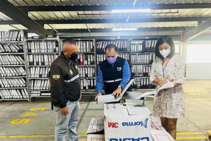 Se investiga el delito de peculado en la compra de reactivos e insumos en tres contratos celebrados en 2018.