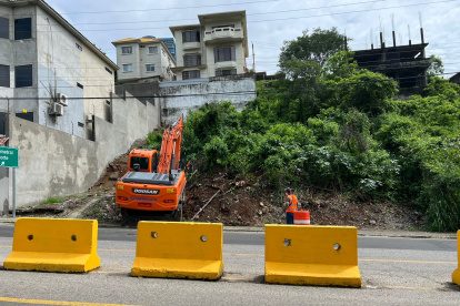 Limpieza de Predios Abandonados en Los Ceibos