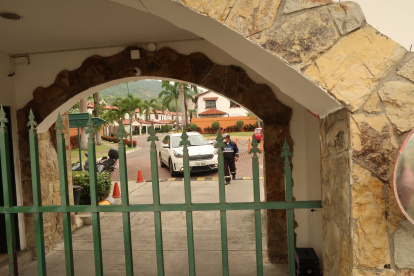 Seguridad. Los residentes de la etapa Bonanova regresaron, ayer, a su tranquilidad, pero aún con la expectativa de dónde van a cumplir el arresto domiciliario los detenidos.