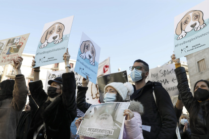 Protesta el pasado mes de enero de diferentes entidades animalistas y ecologistas para exigir al Parque Científico de Barcelona que pare el experimento con más de 30 perros de la raza beagle.