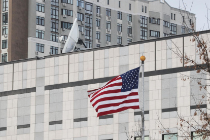 Exterior de la Embajada de EEUU en Kiev, en una fotografía de archivo.