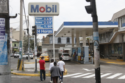 El nuevo precio gasolina súper ya constaba en las estaciones de servicios de Quito.