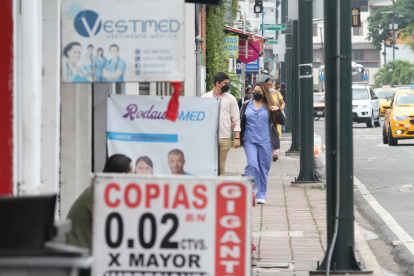 Dos supermercados reemplazaron a los negocios de impresión y fotocopiado, que desaparecieron por la falta de clientes.