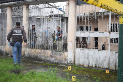 La antesala de una vivienda fue el escenario de la muerte violenta.