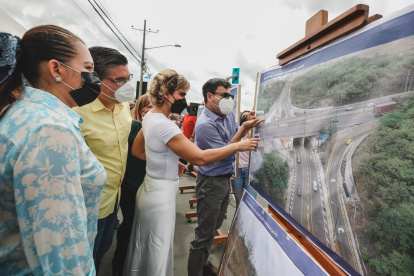 La alcaldesa, en la inauguración de una "solución vial" que conecta la Perimetral con la Espol.