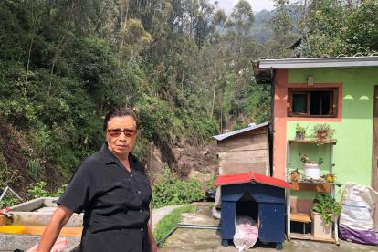 Damnificada. María Susana Pozo cuenta que desde la lavandería de su casa pudo observar el origen del desastre natural. Su casa corre peligro.