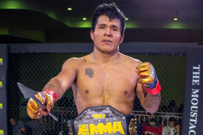 El tricolor termina sus peleas con lanza en mano, rememorando a sus ancestros.