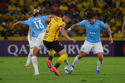 Barcelona y el City Torque no se hacen daño en el primer tiempo.