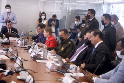 Versión. La ministra Alexandra Vela y los consejeros de Participación acudieron al llamado de la Asamblea.