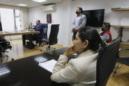 Dos presidentes y una institución. Hernán Ulloa fue designado como titular por la mayoría de cuatro. Sofía Almeida reclama el sillón para ella.