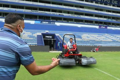 Los cancheros del Capwell empezaron a trabajar el día siguiente de la final 2021.