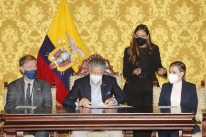 Guillermo Lasso firmó un nuevo decreto para indultos a PPL